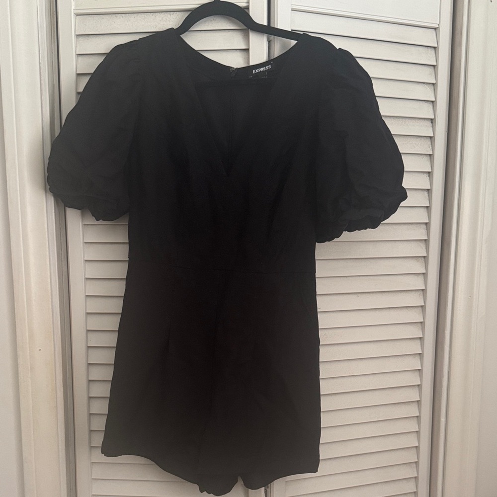 Express Black Puff Sleeve Romper - Picture 2 of 4